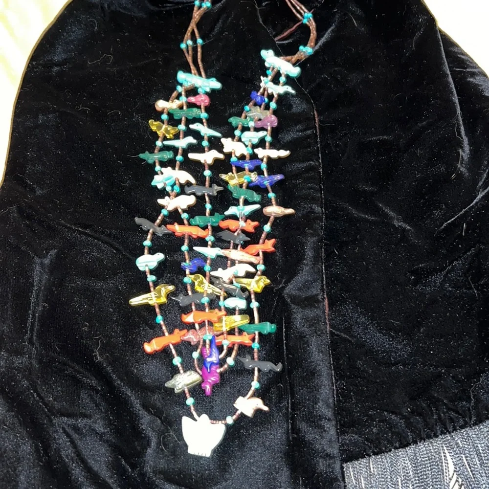 Vintage Native American Southwest multi strand carved gemstone necklace 32” - Picture 2 of 13